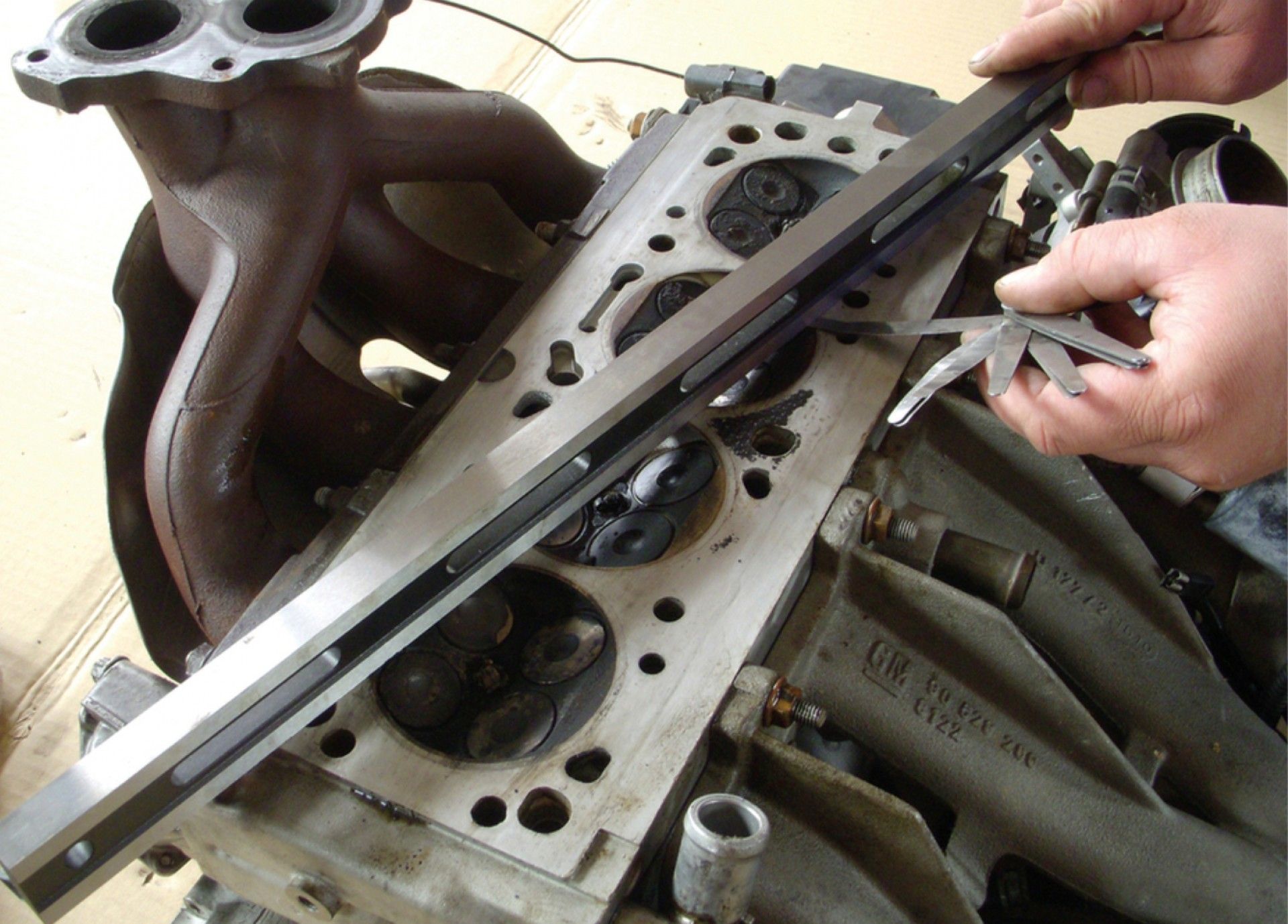 RÈGLE RECTIFIÉE POUR VÉRIFIER LES GAUCHISSEMENTS