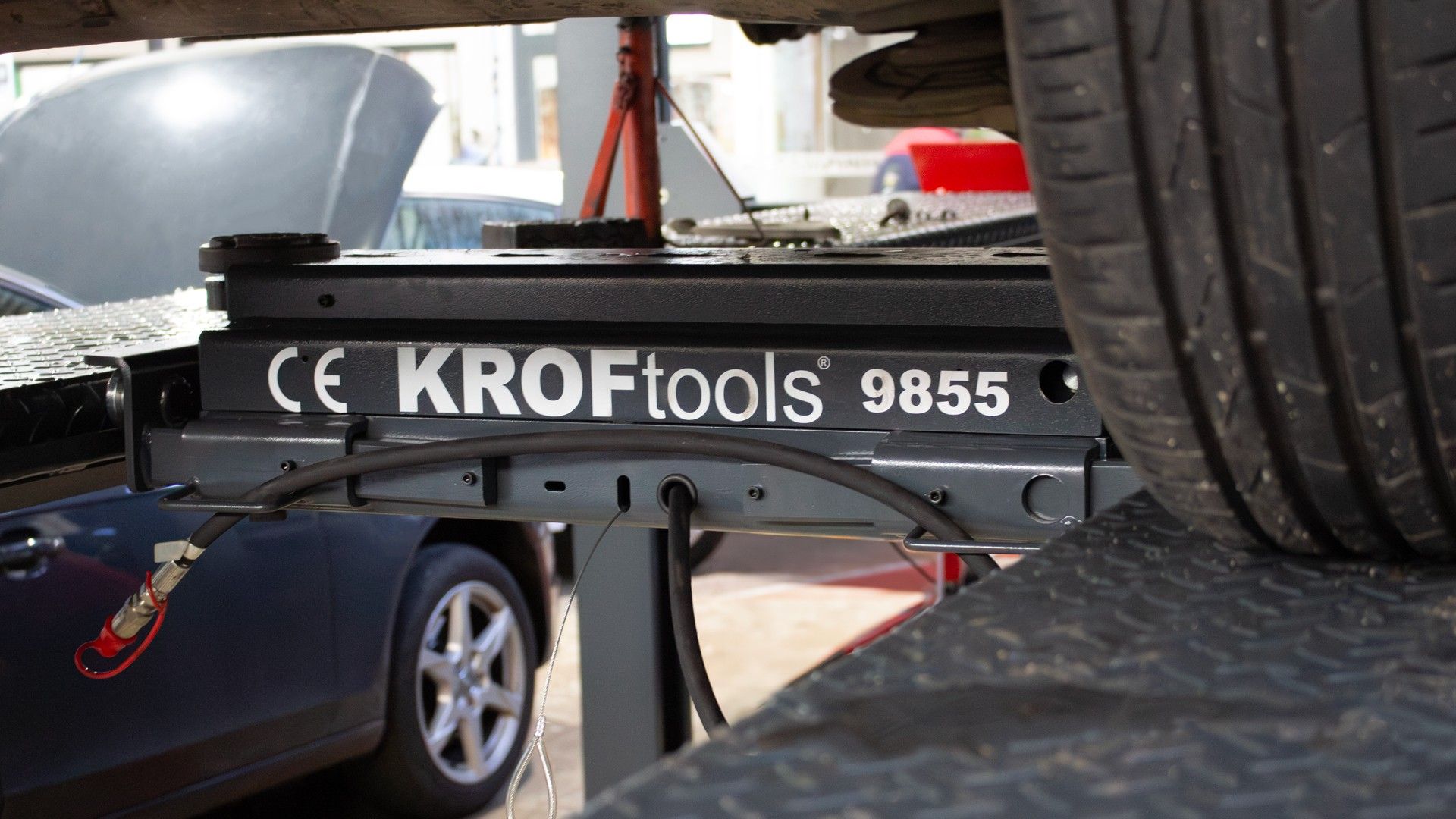 2TON ROLLING JACK 4 COLUMNS LIFT